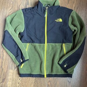 The North Face Denali boys fleece. Size M - 10/12
